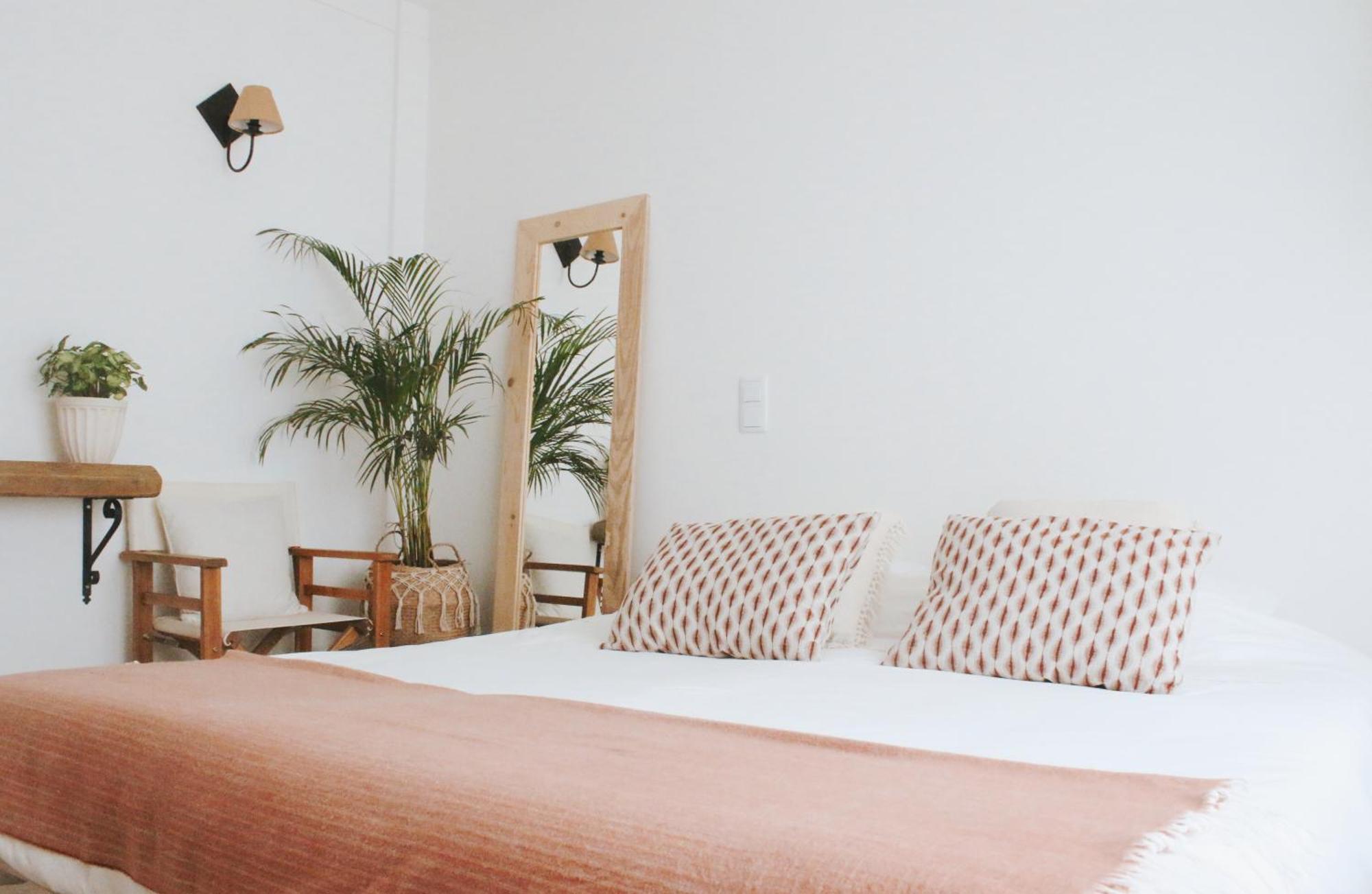 Vila Vale Guest House - Surf & Yoga ชาร์เนกา ภายนอก รูปภาพ
