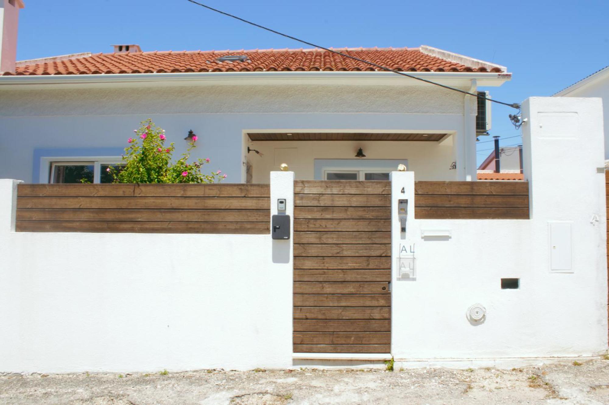 Vila Vale Guest House - Surf & Yoga ชาร์เนกา ภายนอก รูปภาพ